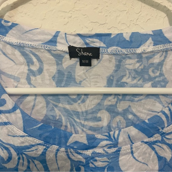 Shana boutique brand Blue & White Floral Tiered Flowy Top size Medium - Picture 4 of 10
